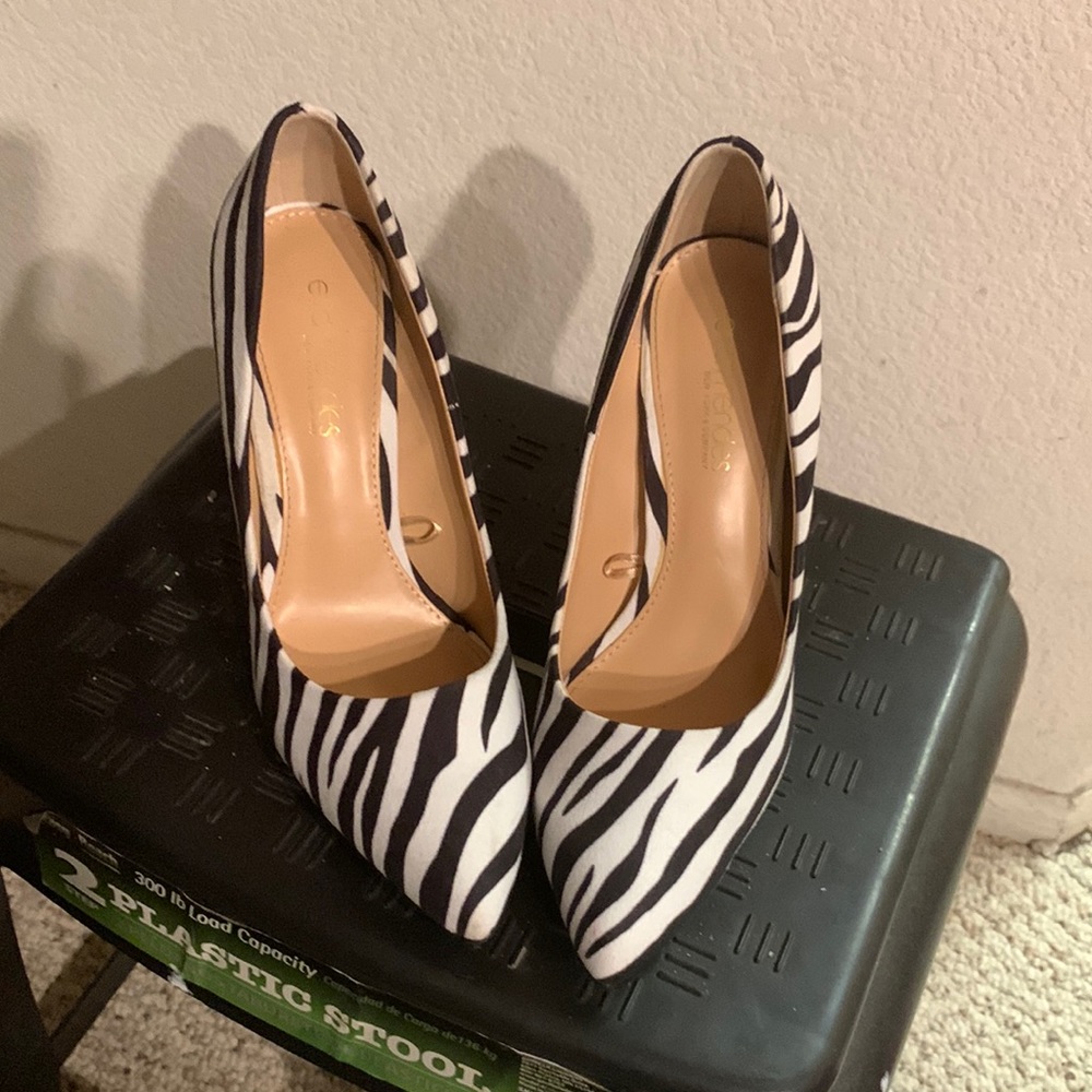 Zebra heels Size :8